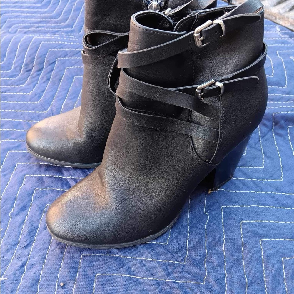 Xappeal Women’s booties. Size 8